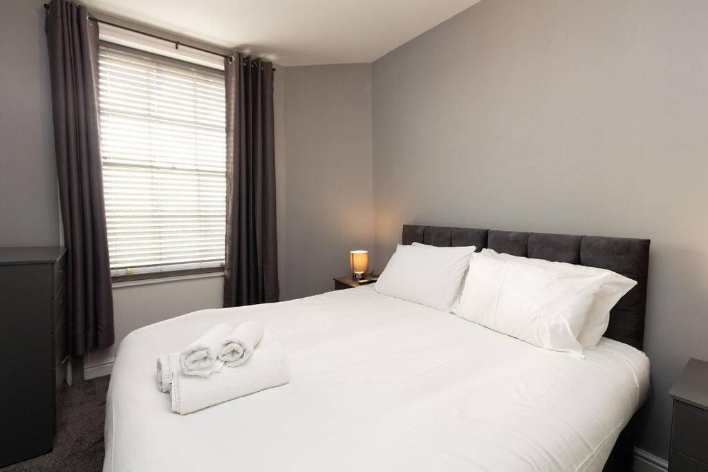 Lavish 2Bed Apartment In The Heart Of בירקנהד מראה חיצוני תמונה