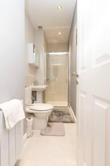 Lavish 2Bed Apartment In The Heart Of בירקנהד מראה חיצוני תמונה