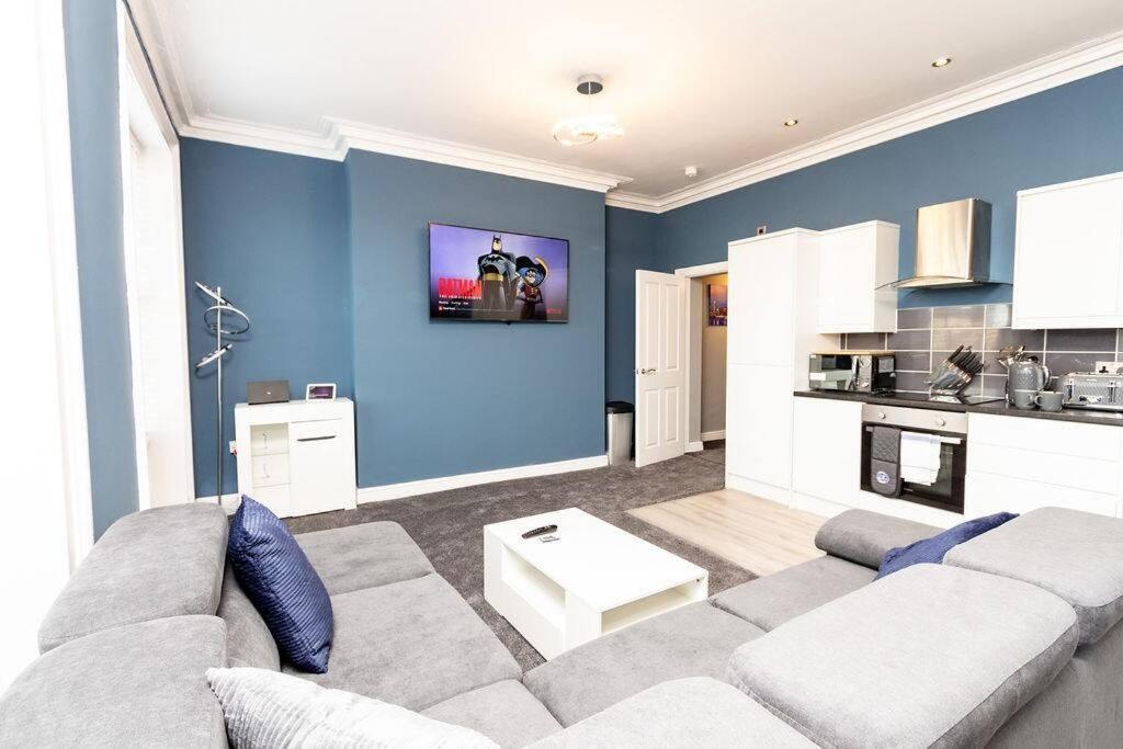 Lavish 2Bed Apartment In The Heart Of בירקנהד מראה חיצוני תמונה