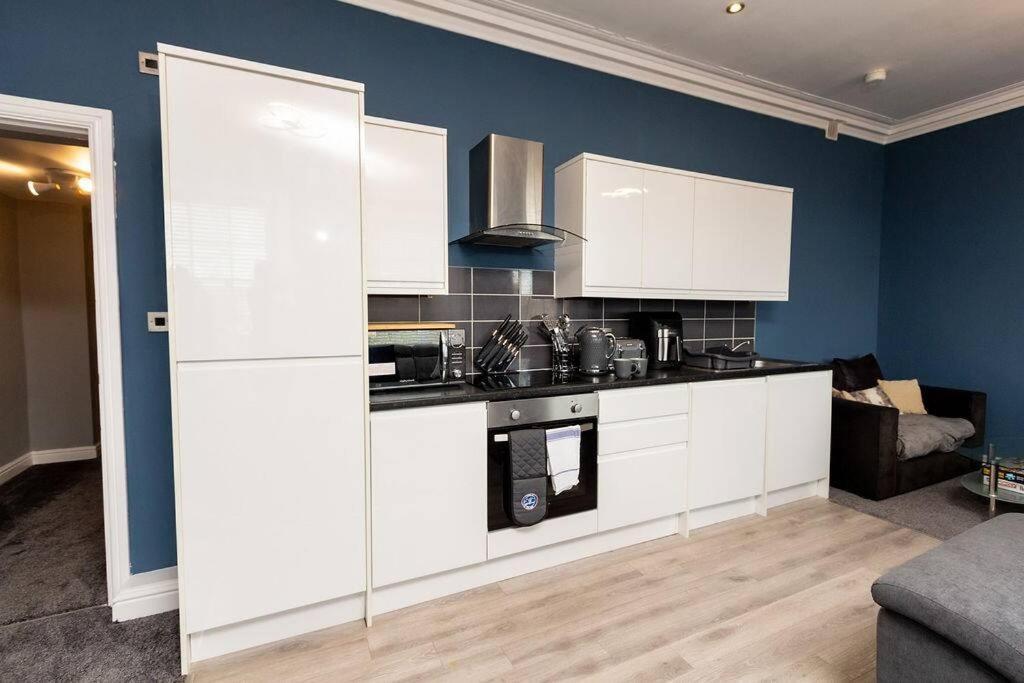 Lavish 2Bed Apartment In The Heart Of בירקנהד מראה חיצוני תמונה